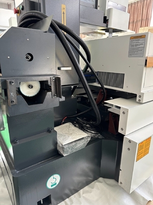 Spark Working Wire Cutting CNC Machine D320c with Servo Motor and Electric Discharge
