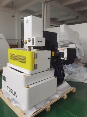 Spark Working CNC Electrical Discharge Wire Cut EDM Machine D320c