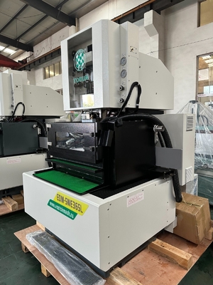 Precision Submerge CNC Machine Brass Wire Cut EDM Swe85SL