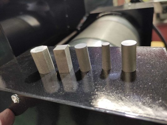 CNC Spark Erosion Wire Cut EDM Dk7735 for High Precision Cutting